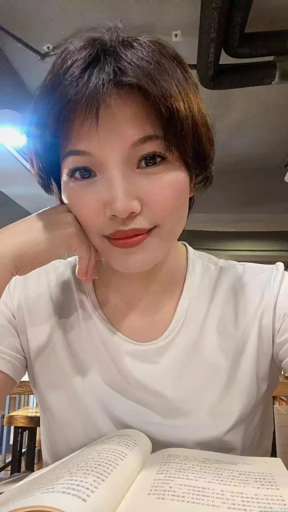 Anna Profile image 1